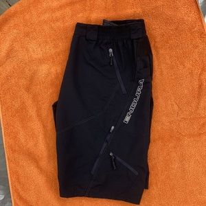 Endurance Humvee II mountain bike shorts